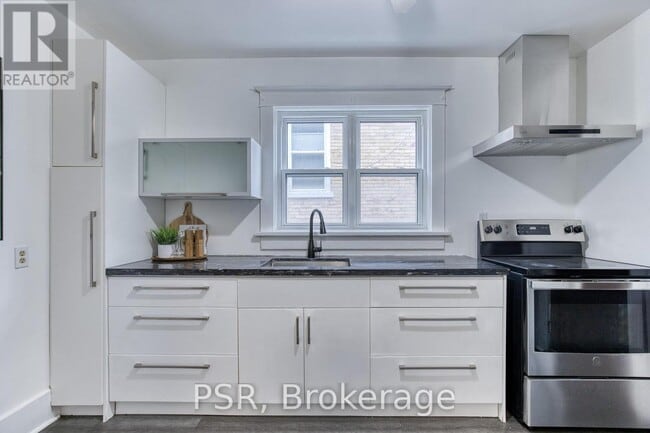 57 Eby St S in Kitchener, ON - Building Photo - Building Photo