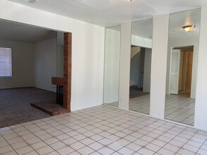 2448 Pickwick Dr in Henderson, NV - Building Photo - Building Photo