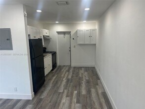 631 NW 11th Ave in Fort Lauderdale, FL - Building Photo - Building Photo