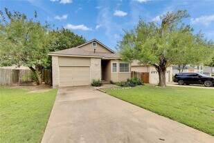 2103 Castle View Dr in Austin, TX - Building Photo