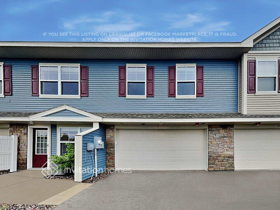 4770 Equine Trl in Woodbury, MN - Foto de edificio