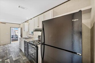 2172 E Camp N Comfort Ln in Avon Park, FL - Building Photo - Building Photo