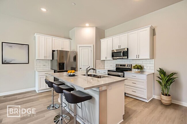 property at 1020 Hudson Wy
