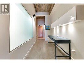 546 Beatty St in Vancouver, BC - Building Photo