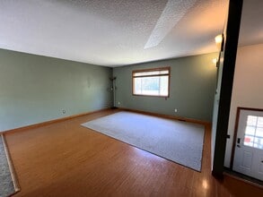 10279 Woodwind Dr in Interlochen, MI - Building Photo - Building Photo