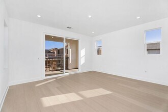 128 Seep in Irvine, CA - Building Photo - Building Photo