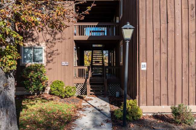 Rombout Village in Beacon, NY - Foto de edificio - Building Photo