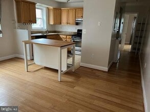 4724 Benning Rd SE, Unit 204 in Washington, DC - Building Photo - Building Photo
