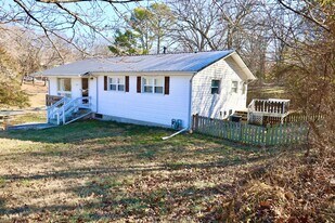 100 E Hartley St in Ozark, MO - Building Photo