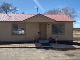 564 N Main St in Monticello, UT - Building Photo