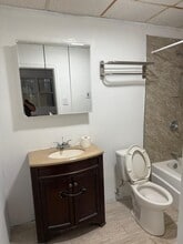 2300 Bergenline Ave in Union City, NJ - Building Photo - Building Photo