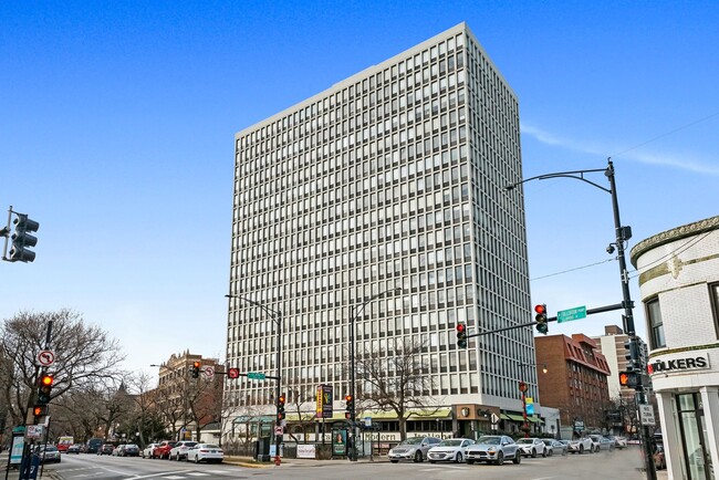 property at 444 W Fullerton Pkwy