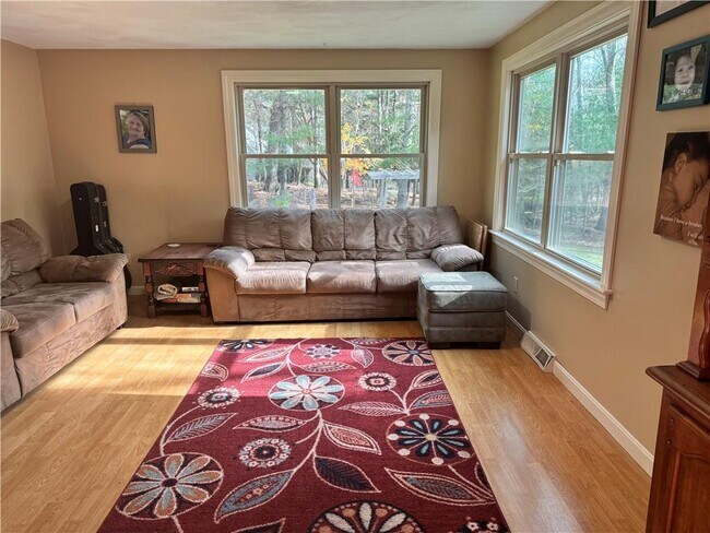 44 Hoxsie Rd in Richmond, RI - Building Photo - Building Photo