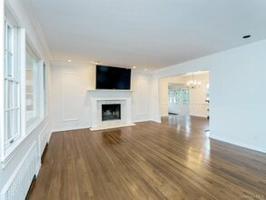 41 S 4th St in Locust Valley, NY - Building Photo - Building Photo