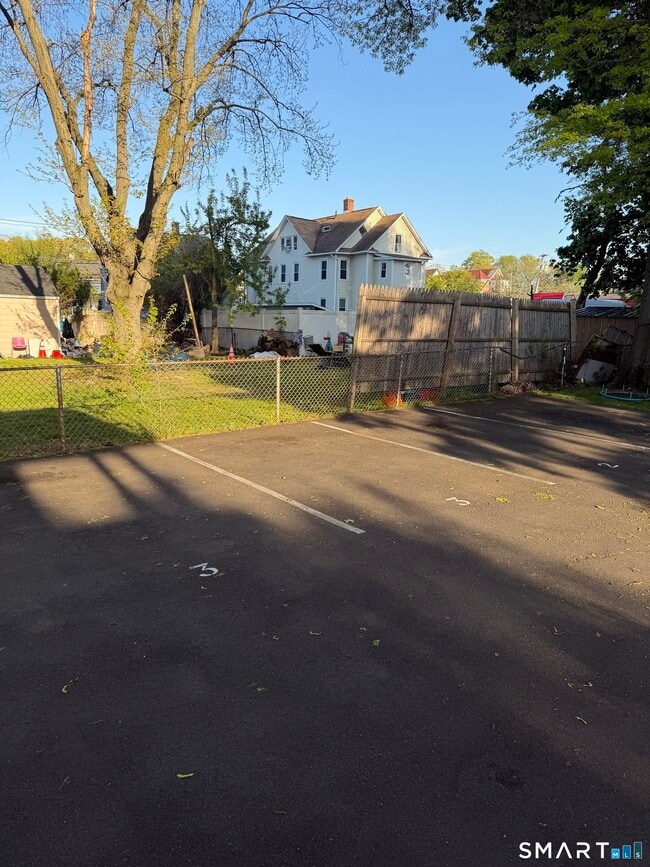 220 Alpine St in Bridgeport, CT - Building Photo - Building Photo