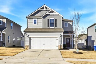 125 Wilbur Lake Dr in Fuquay Varina, NC - Building Photo