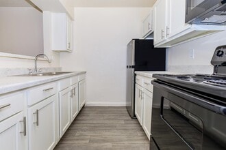 Mission Creek Apartments in Tucson, AZ - Building Photo - Building Photo