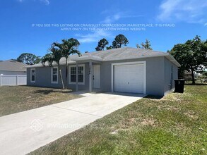1066 SE Proctor Ln in Port St. Lucie, FL - Building Photo - Building Photo