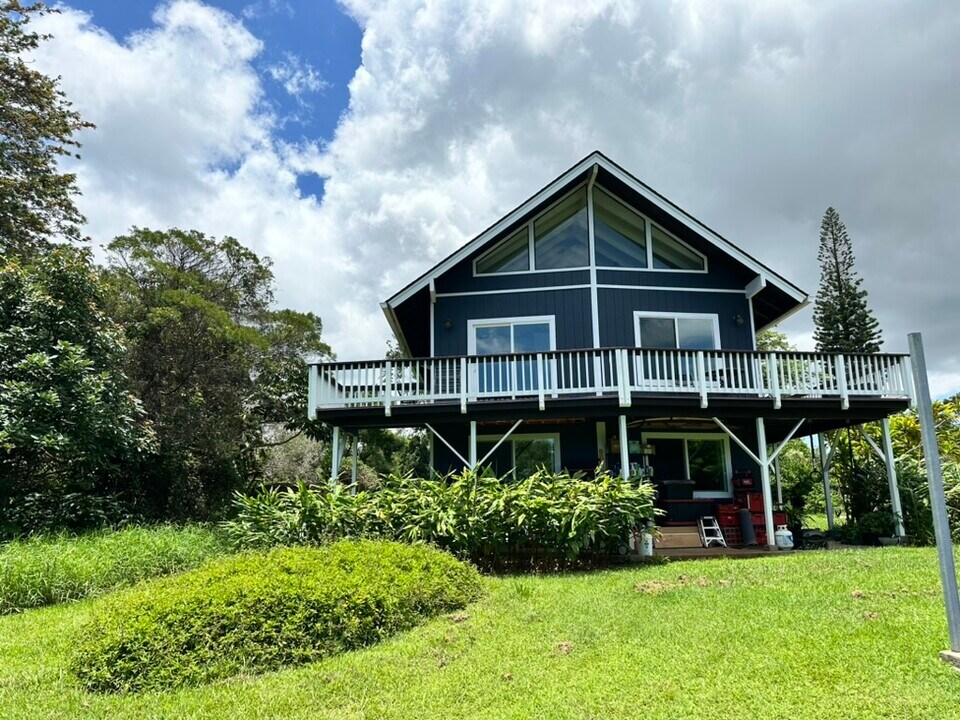 2673 Kokomo Rd in Haiku, HI - Building Photo