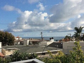 227 La Paloma, Unit D in San Clemente, CA - Building Photo