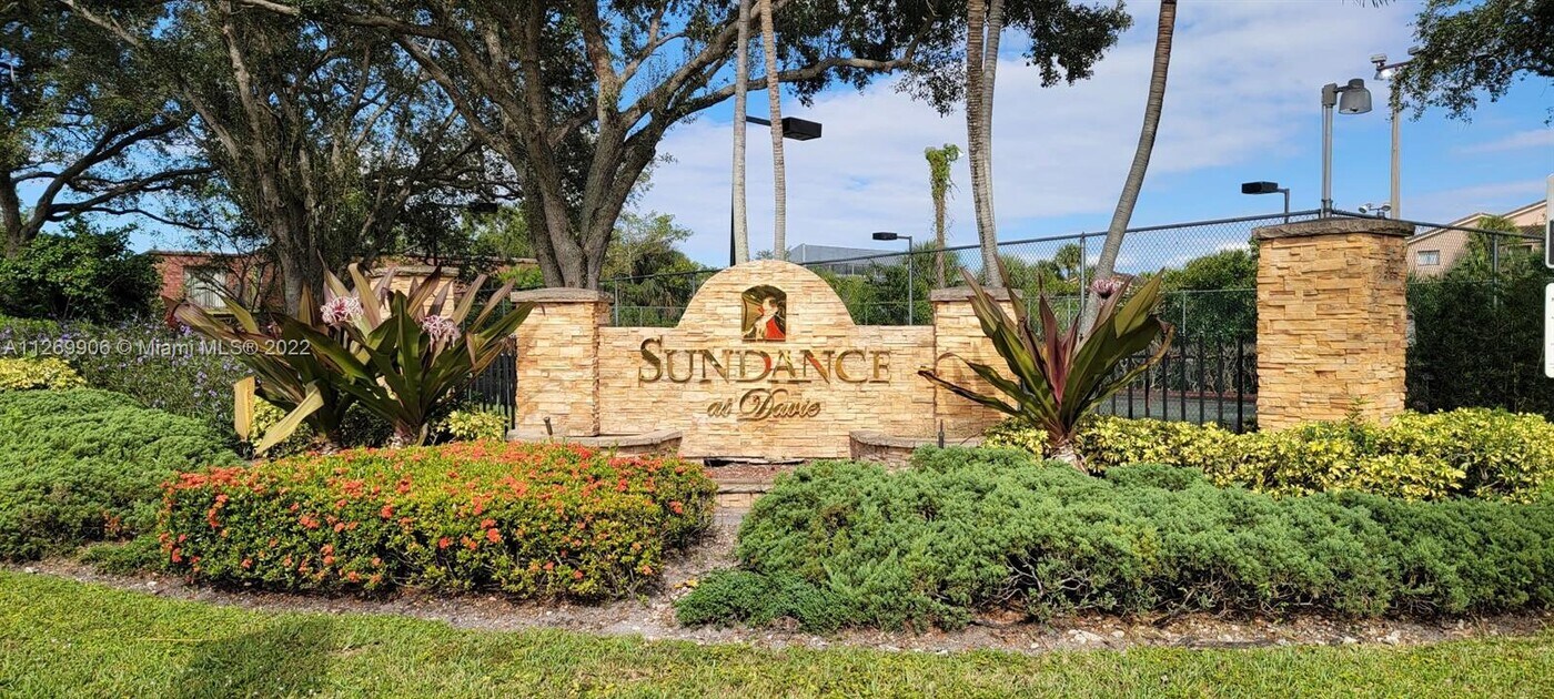 2846 S University Dr, Unit 4204 in Davie, FL - Building Photo