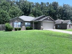 439 Nottingham Dr in Cabot, AR - Building Photo - Building Photo