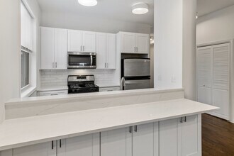 1406 N Greenview Ave in Chicago, IL - Foto de edificio - Building Photo