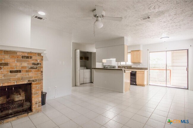 property at 421 W San Antonio St