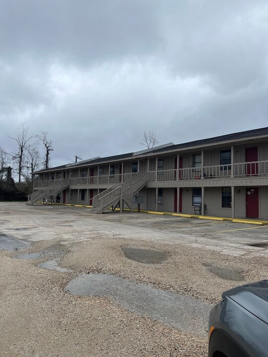 2306 Fasske St in Sulphur, LA - Building Photo