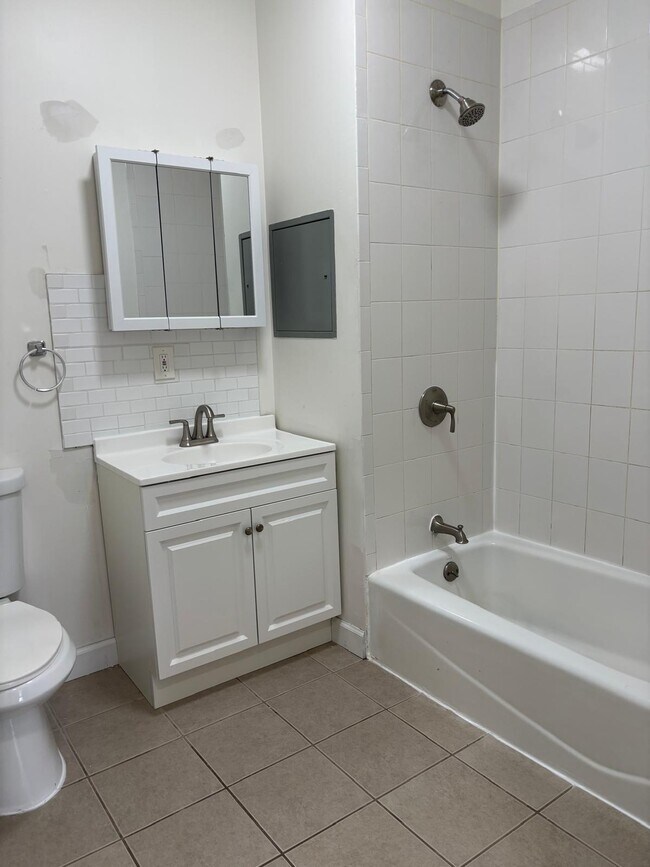 213 Broad St in Elizabeth, NJ - Foto de edificio - Floor Plan