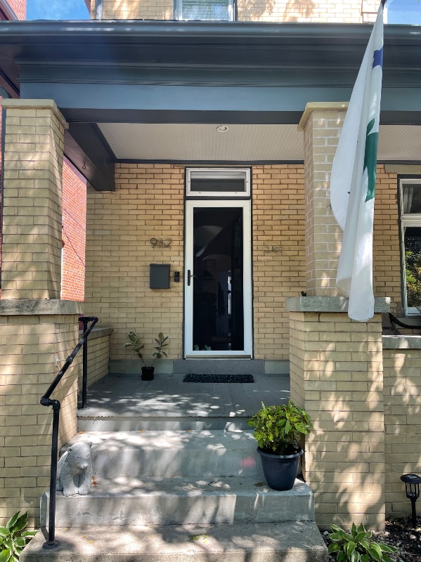 property at 962 Mt Pleasant Ave