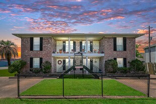 Hollock Square in Houston, TX - Building Photo