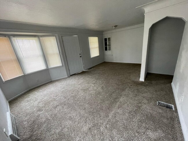 8203 Brace St in Detroit, MI - Building Photo - Building Photo