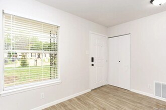 7118 Castleridge Dr in San Antonio, TX - Building Photo - Building Photo