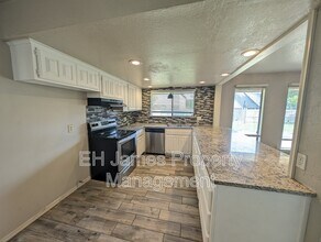 8440 E 64th Pl in Tulsa, OK - Building Photo - Building Photo