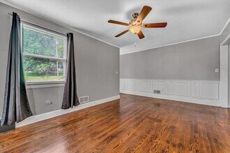5333 Thornrose Rd in Roanoke, VA - Building Photo - Building Photo
