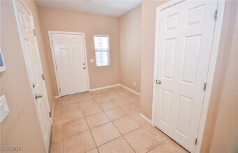 6470 Little Harbor Ct in Las Vegas, NV - Building Photo - Building Photo