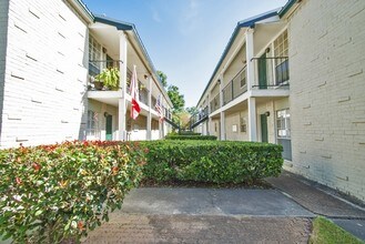 Heights Colony in Houston, TX - Foto de edificio - Building Photo