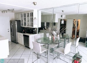 1475 SE 15th St in Fort Lauderdale, FL - Foto de edificio - Building Photo