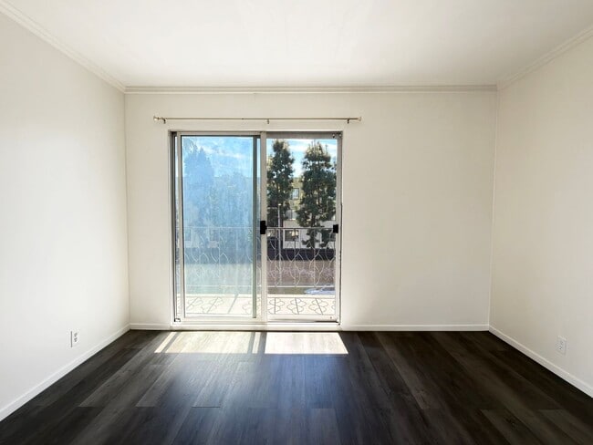 1139 E Ocean Blvd in Long Beach, CA - Building Photo - Building Photo