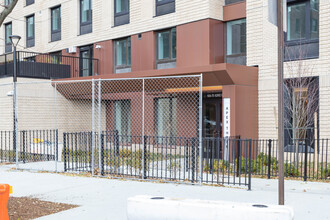 Apex 3 in Forest Hills, NY - Building Photo - Building Photo