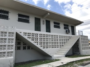 720 NW 22nd Rd in Fort Lauderdale, FL - Building Photo - Building Photo