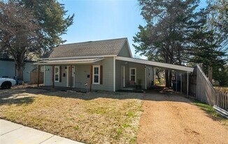 415 W Jefferson St in Waxahachie, TX - Building Photo