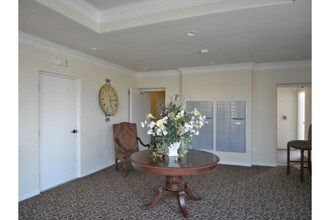 Alon West Hills in West Hills, CA - Foto de edificio - Lobby