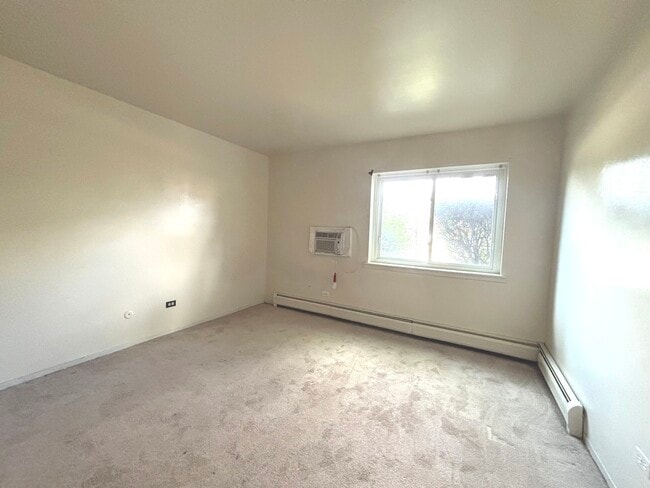827 College Blvd in Addison, IL - Building Photo - Building Photo