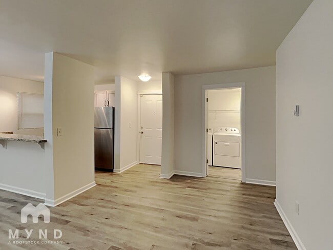 9805 Avondale Rd NE, Unit L138 in Redmond, WA - Building Photo - Building Photo