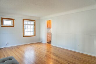 2360 Royal Ave in Berkley, MI - Building Photo - Building Photo