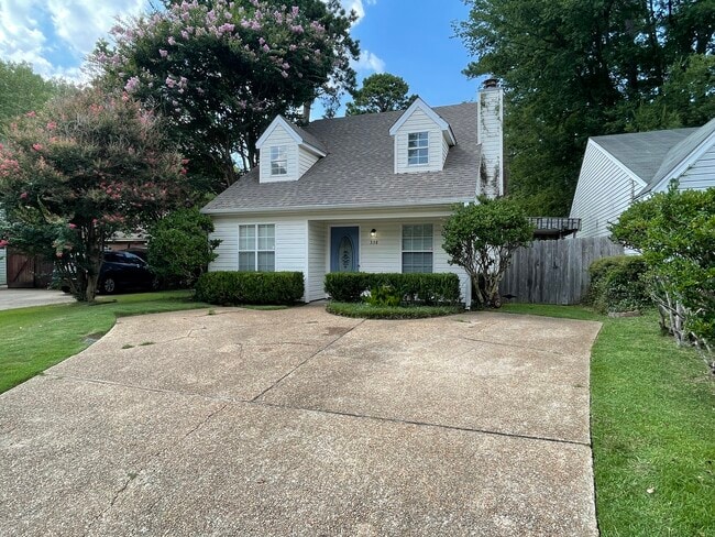 338 N Grove Cir