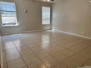 139 Arrow Oaks in San Antonio, TX - Building Photo - Building Photo