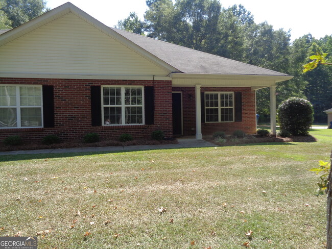 property at 629 Senoia Rd